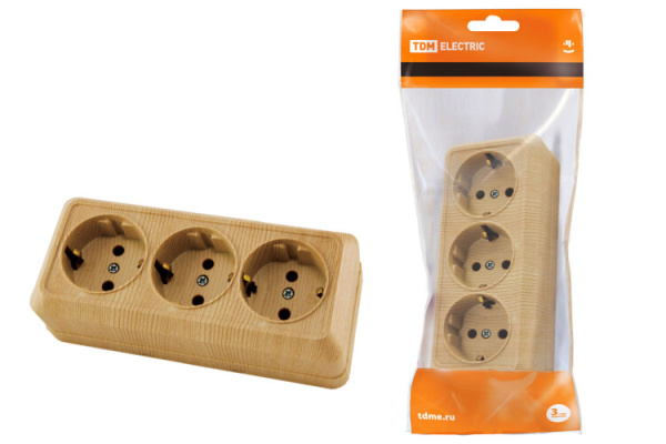 Розетка 3-х местная горизонтальная 2П+3 открытой установки IP20 16A сосна "Ладога" | SQ1801-0426 | TDM