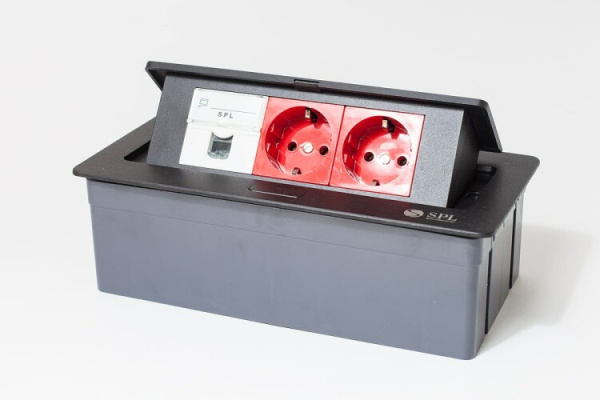 Люк на 3 поста(45*45)металл,чеоный,с пластиковой коробкой IP 40 | 300013 | SPL